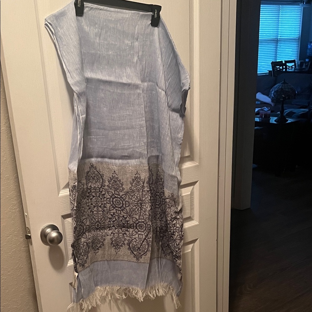 Coldwater Creek Light Blue and Navy Linen Blend Scarf